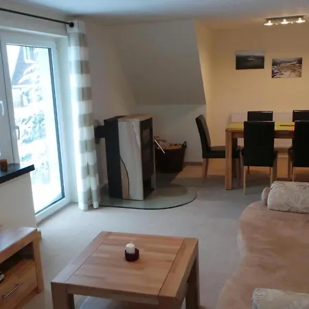 Apartment Carlsfeld Mit Terrasse, Garten, Grill